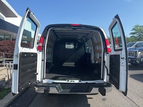 Used 2023 Chevrolet Express 2500 w/ Driver Convenience Package image 21