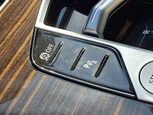 Used 2024 BMW X7 xDrive40i w/ Climate Comfort Package AWD/4WD image 26