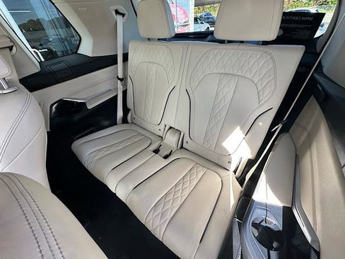 Certified 2022 BMW X7 xDrive40i w/ Executive Package image 22