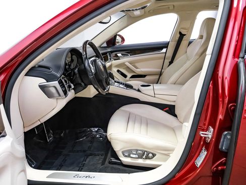 Used 2016 Porsche Panamera Turbo image 31