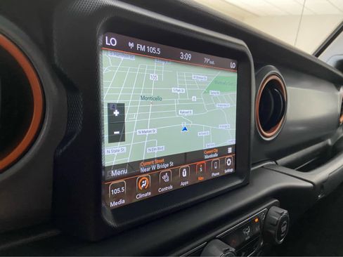 Used 2023 Jeep Gladiator Mojave w/ Cold Weather Group image 31