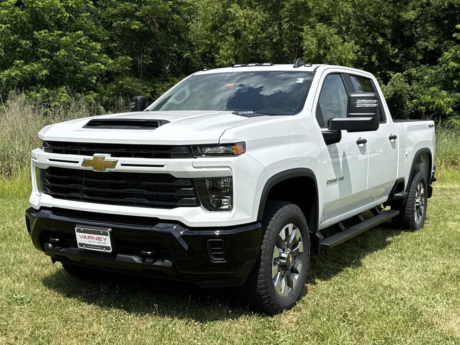 New 2026 Chevrolet Silverado 2500 Custom w/ Custom Convenience Package AWD/4WD image 1