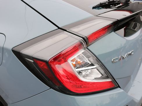 Used 2020 Honda Civic Sport image 11