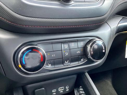 Used 2022 Chevrolet TrailBlazer RS FWD image 34
