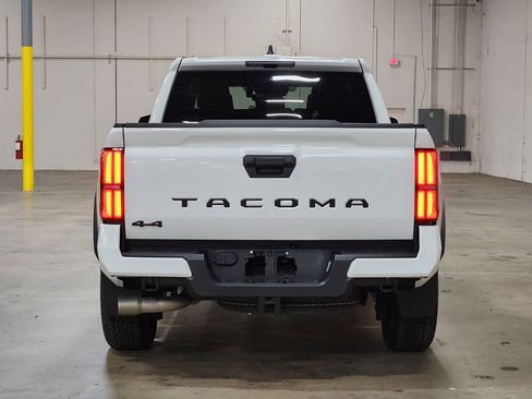 Used 2024 Toyota Tacoma TRD Off-Road image 11