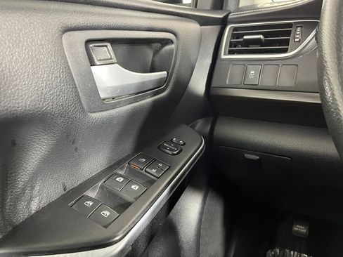 Used 2015 Toyota Camry XLE image 24