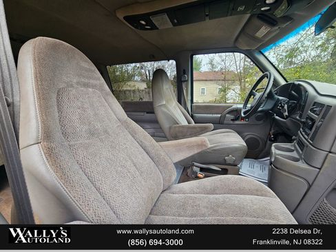 Used 1999 Chevrolet Astro AWD Passenger image 9