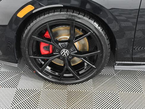 Used 2024 Volkswagen GTI SE image 31