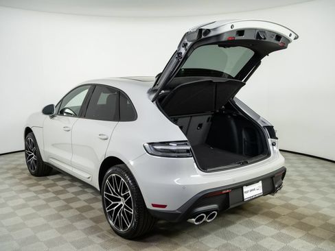 New 2026 Porsche Macan AWD/4WD image 33