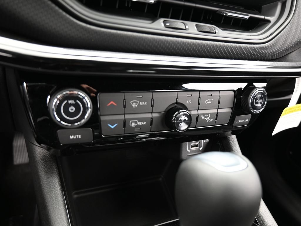 New 2026 Jeep Compass Latitude AWD/4WD image 16