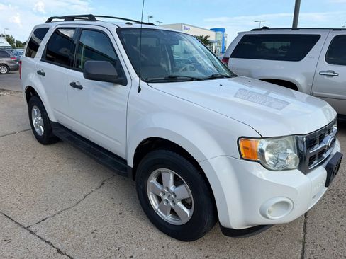 Used 2010 Ford Escape XLT FWD image 9