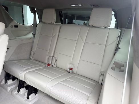 Certified 2023 Cadillac Escalade Premium Luxury Platinum AWD/4WD image 19