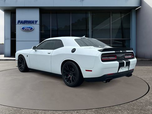 Used 2015 Dodge Challenger SRT Hellcat RWD image 4