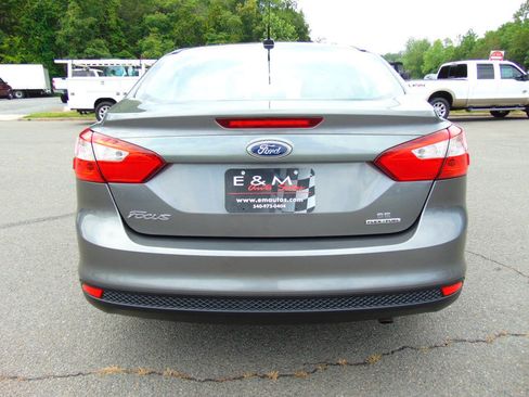 Used 2013 Ford Focus SE FWD image 4