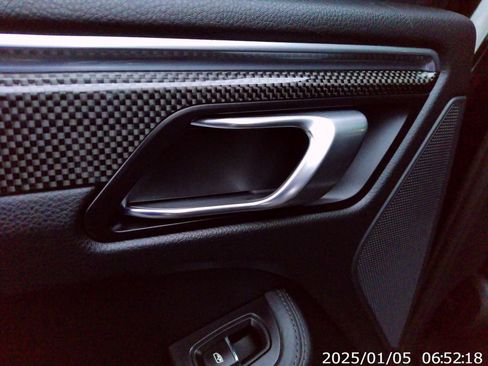 Used 2023 Porsche Macan S image 32