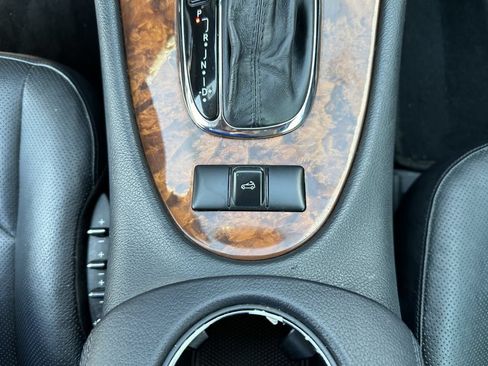 Used 2007 Mercedes-Benz CLK 350 Cabriolet image 32