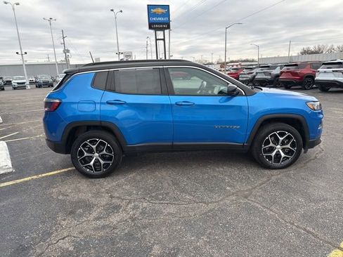 Used 2024 Jeep Compass Limited AWD/4WD image 8