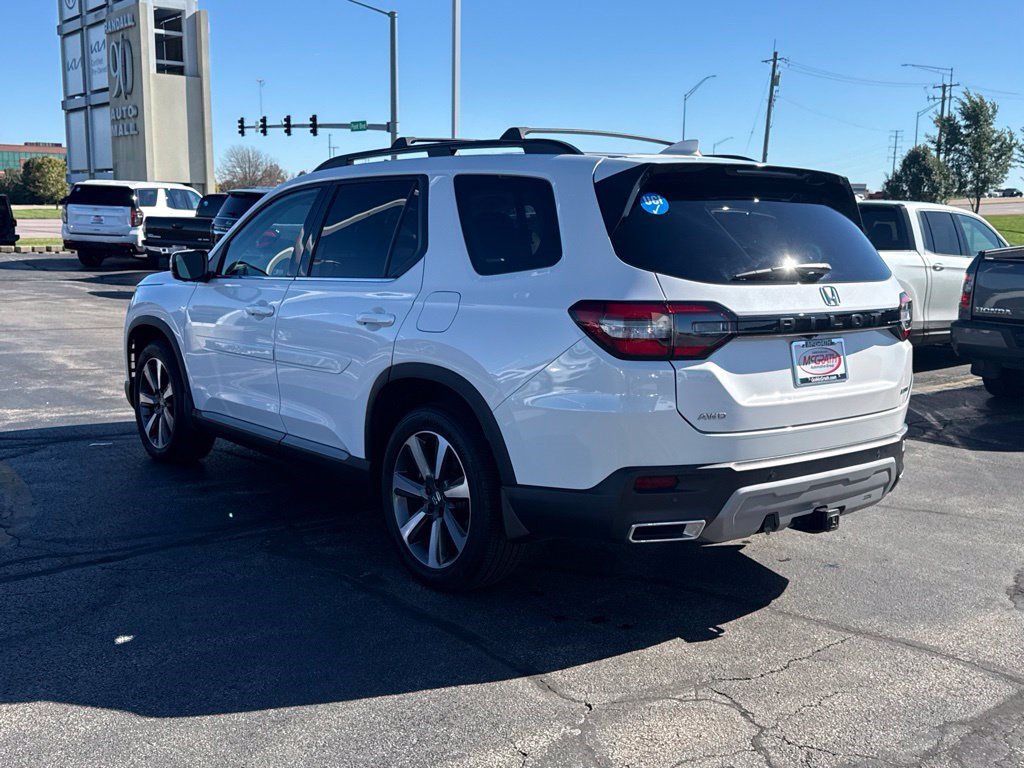 Certified 2025 Honda Pilot Elite image 9