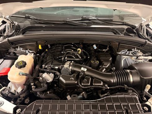 Used 2023 Jeep Grand Cherokee Altitude image 11