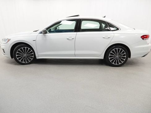 Used 2022 Volkswagen Passat 2.0T FWD image 15