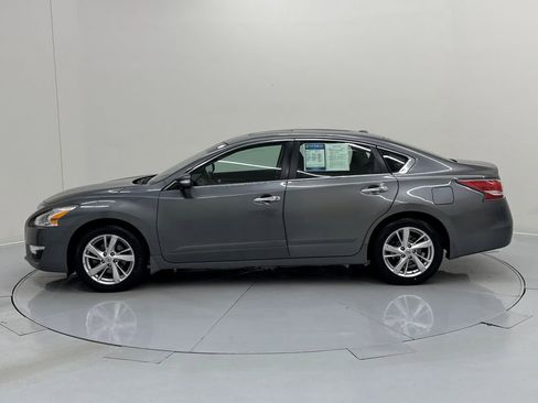 Used 2014 Nissan Altima 2.5 SL w/ Moonroof Package image 2