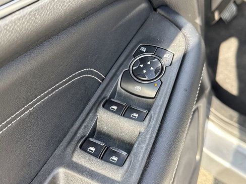 Used 2022 Ford Edge Titanium image 25