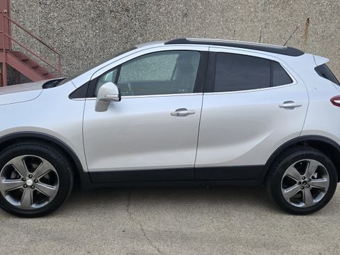 Used 2018 Buick Encore Preferred image 4