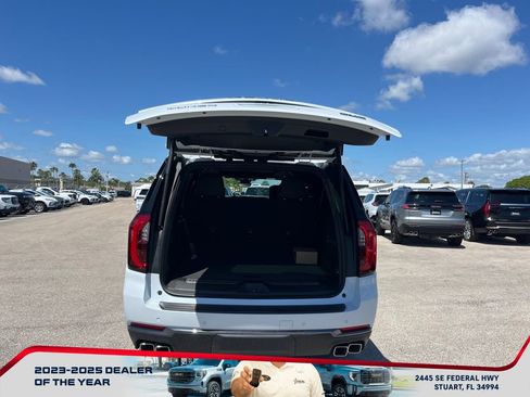 New 2026 GMC Yukon XL Denali Ultimate AWD/4WD image 17