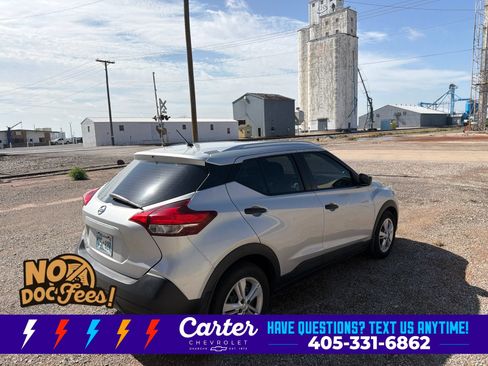 Used 2018 Nissan Kicks S FWD image 3