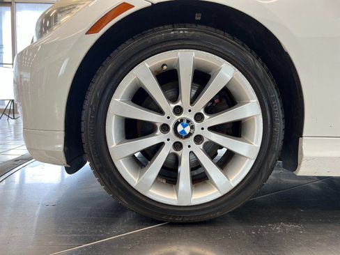 Used 2011 BMW 328i xDrive Sedan AWD/4WD image 34