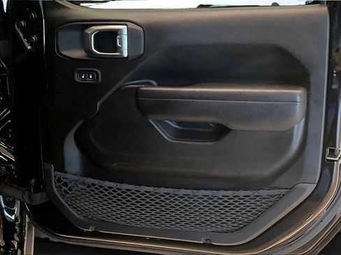Used 2022 Jeep Gladiator Willys image 25