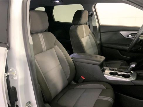 Used 2025 Chevrolet Blazer LT FWD image 7