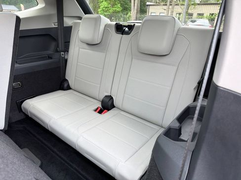 Used 2019 Volkswagen Tiguan SE w/ Panoramic Sunroof Package FWD image 21
