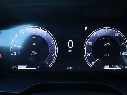 New 2025 Jeep Grand Cherokee Altitude image 4