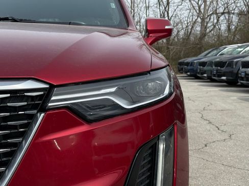 Used 2023 Cadillac XT6 Premium Luxury image 4