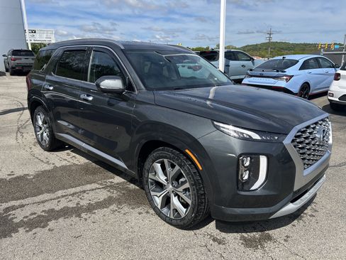 Used 2021 Hyundai Palisade Limited AWD/4WD image 2