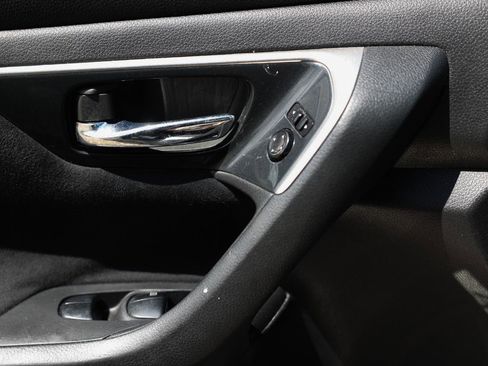 Used 2014 Nissan Altima 2.5 SV FWD image 33