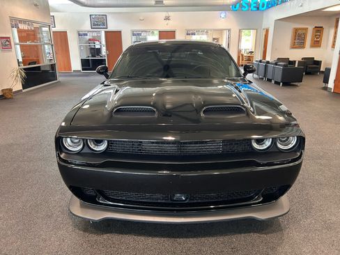 Used 2022 Dodge Challenger SRT Hellcat w/ Plus Package RWD image 2