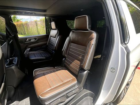 Used 2026 GMC Yukon XL Denali Ultimate w/ LPO, Floor Liner Package AWD/4WD image 37