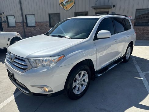 Used 2012 Toyota Highlander SE image 16