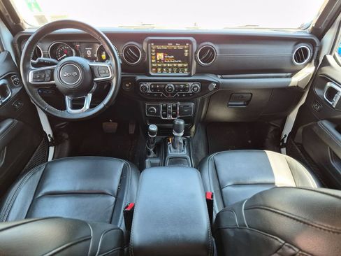 Used 2022 Jeep Wrangler Unlimited Sahara w/ Cold Weather Group AWD/4WD image 21