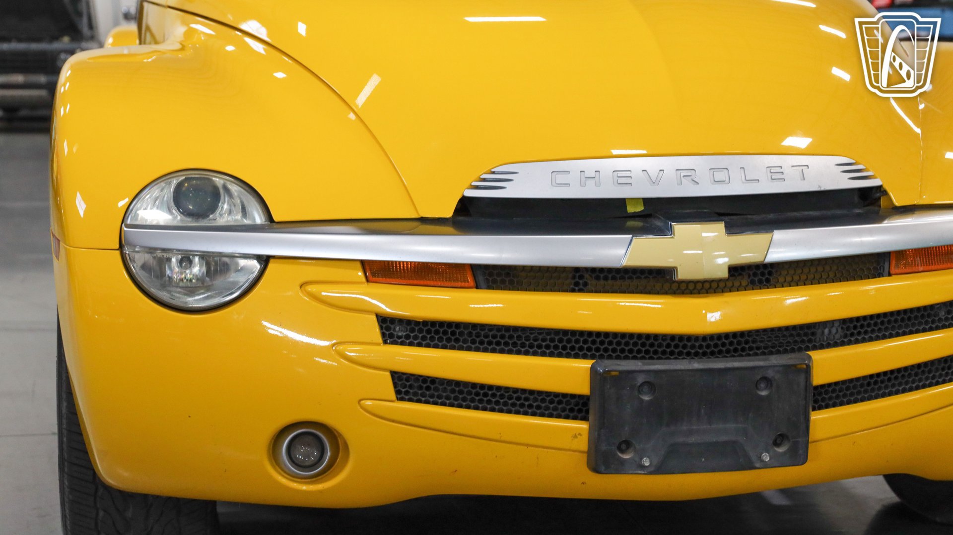 Used 2004 Chevrolet SSR w/ Preferred Equipment Group RWD image 9