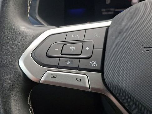 Used 2022 Volkswagen Taos SE image 21