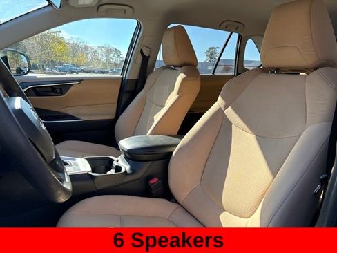 Used 2021 Toyota RAV4 LE image 12