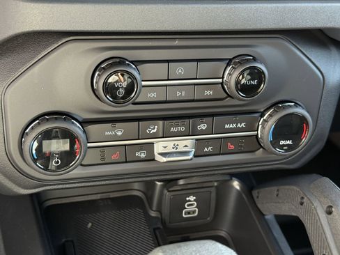 New 2026 Ford Bronco Big Bend w/ Black Diamond Package image 21