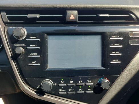 Used 2019 Toyota Camry LE FWD image 20