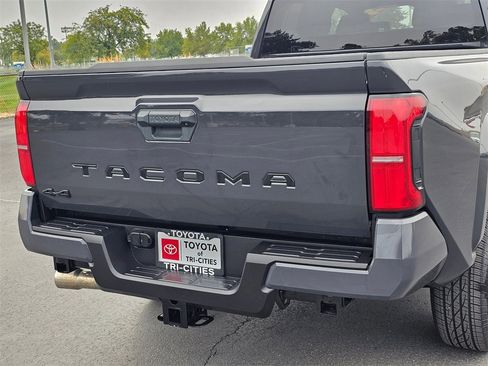 Used 2025 Toyota Tacoma SR5 image 12