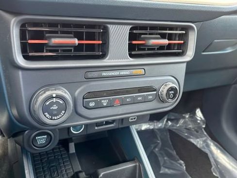 Used 2025 Ford Maverick Lariat AWD/4WD image 22