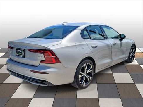 Used 2024 Volvo S60 B5 Core FWD image 4