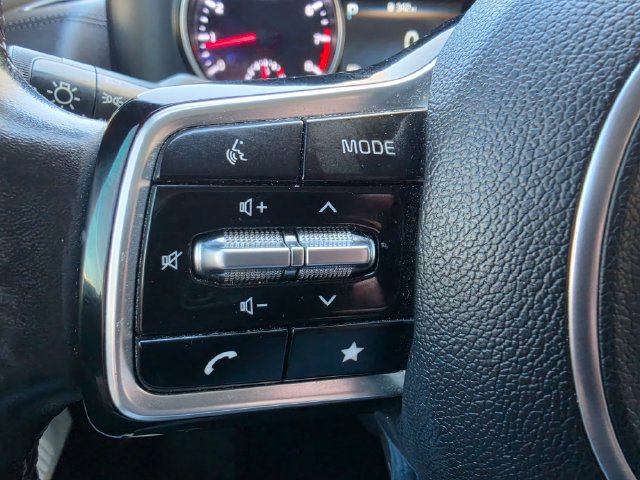 Used 2022 Kia Carnival LX FWD image 40